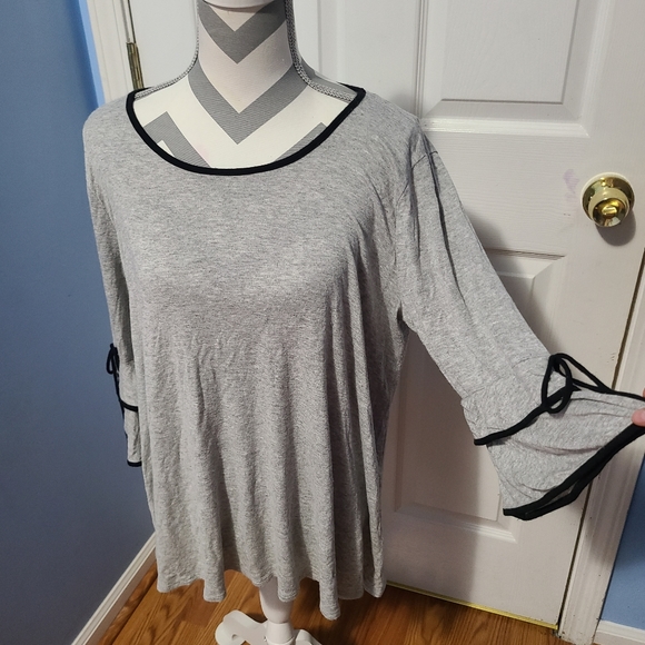 Gray Ruffle Layer Sleeve Top - Picture 2 of 3